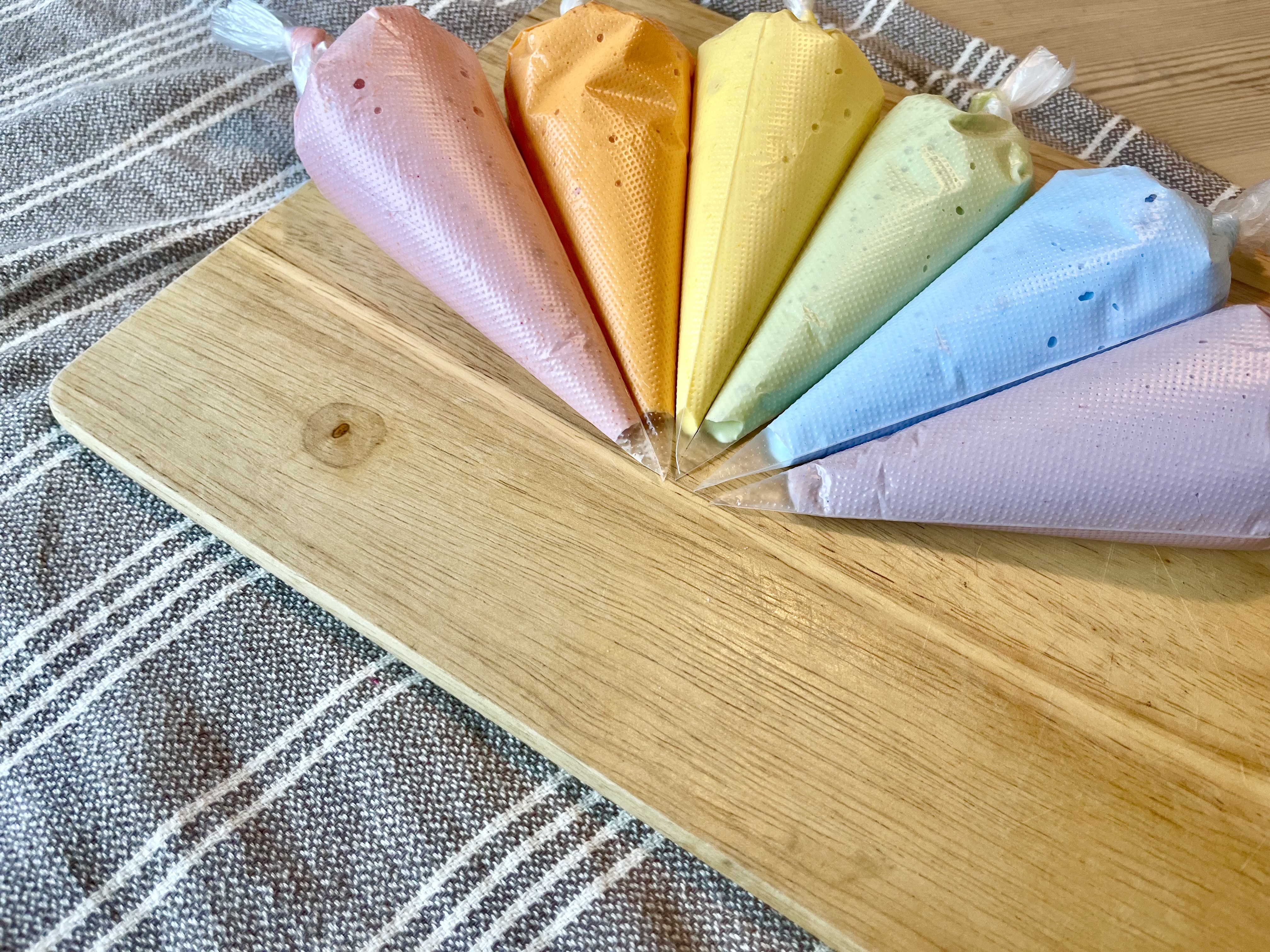 Rainbow Dye-Free Frosting